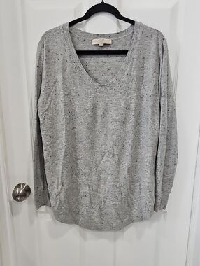 LOFT Gray Speckled V-Neck Long Sleeve Top